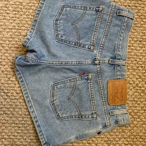 Super cute levi shorts!!